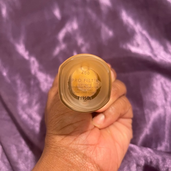 Fenty Beauty pro Filter Soft Matte Longwear Foundation in Shade 400 - Picture 2 of 2